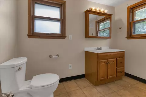 Bath - 21 Baker St, Berea, OH 44017 photo 1 of 3