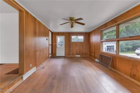Living - 21 Baker St, Berea, OH 44017 photo 9 of 9