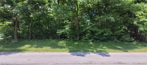5049-5050 Sangria Dr, West Salem, OH 44287