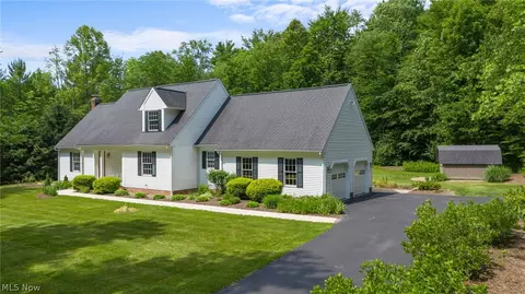 13386 Hidden Oaks Dr, Novelty, OH 44072