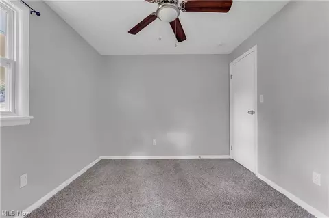 Bedroom - 8043 Munson Rd, Mentor, OH 44060 photo 2 of 6