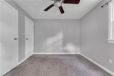 Bedroom - 8043 Munson Rd, Mentor, OH 44060 photo 4 of 6