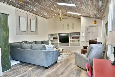 Living - 120 Brookfield Ave, Boardman, OH 44512 photo 4 of 6