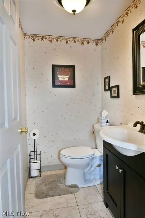 Bath - 120 Brookfield Ave, Boardman, OH 44512 photo 1 of 4