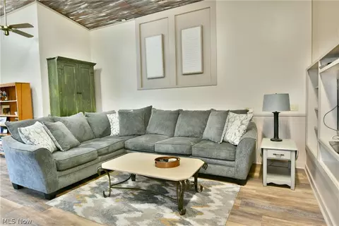 Living - 120 Brookfield Ave, Boardman, OH 44512 photo 5 of 6
