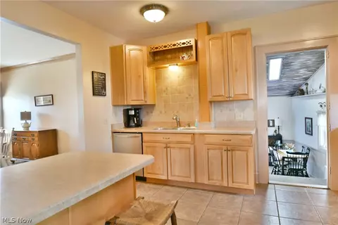 Kitchen - 120 Brookfield Ave, Boardman, OH 44512 photo 3 of 4