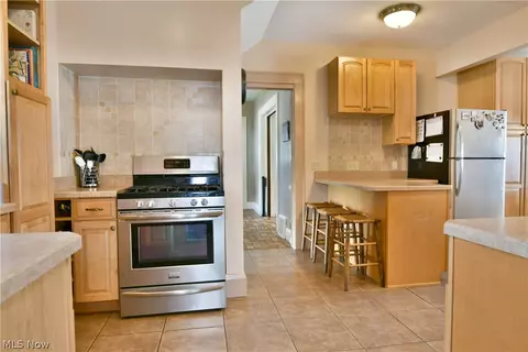 Kitchen - 120 Brookfield Ave, Boardman, OH 44512 photo 4 of 4