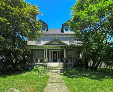 236 N Heights Ave, Youngstown, OH 44504