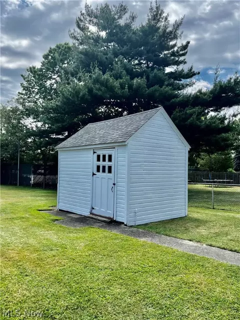 881 E 250th St, Euclid, OH 44132 photo 10