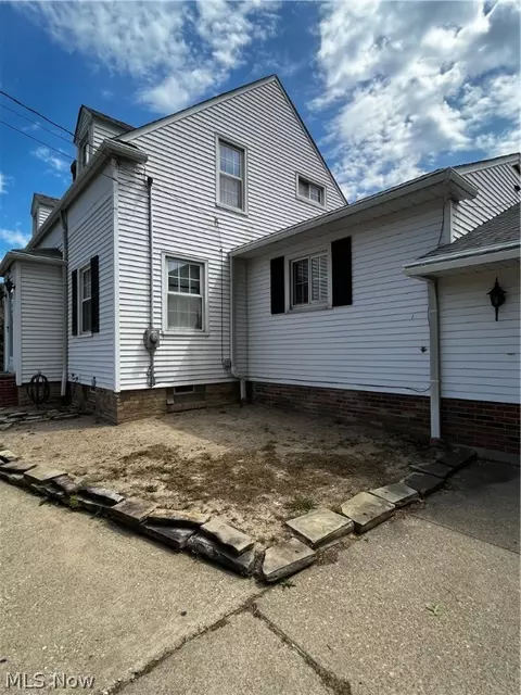 881 E 250th St, Euclid, OH 44132 photo 5