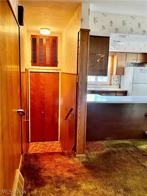 881 E 250th St, Euclid, OH 44132 photo 17
