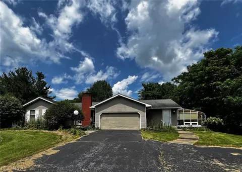 3415 Warren Sharon, Vienna, OH 44473