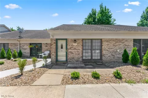 1717 Westhampton Dr, Austintown, OH 44515