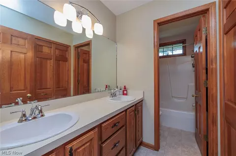 129 Bryan Ct, Elyria, OH 44035 photo 27