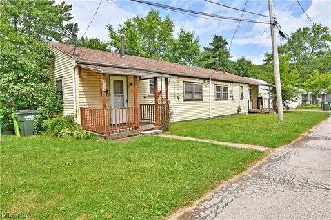 410 Newton Dr, Newton Falls, OH 44444