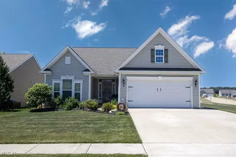 118 Paradise Dr, Elyria, OH 44035