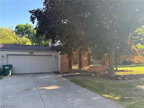 358 Applegrove St NE, North Canton, OH 44720