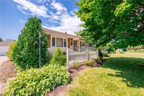 3245 Rayanna St NW, Massillon, OH 44646