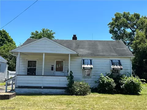 851 Cambridge Ave, Youngstown, OH 44502
