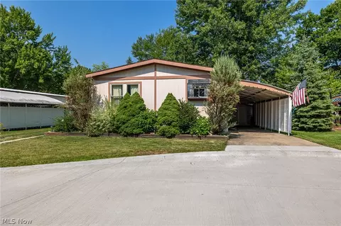3 Overland Dr, Olmsted Twp, OH 44138