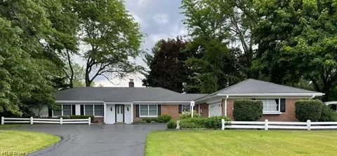 30899 Summit Ln, Pepper Pike, OH 44124