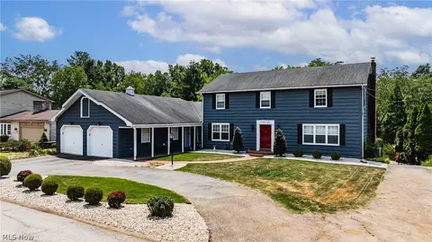 211 N Hills Dr, Parkersburg, WV 26104