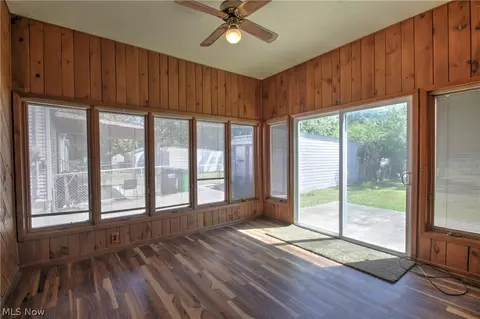 Exterior - 427 E 274th St, Euclid, OH 44132 photo 2 of 6