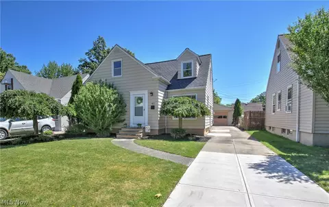 Exterior - 427 E 274th St, Euclid, OH 44132 photo 6 of 6