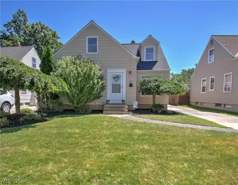 427 E 274th St, Euclid, OH 44132