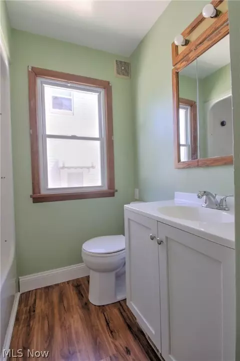 Bath - 427 E 274th St, Euclid, OH 44132 photo 2 of 2