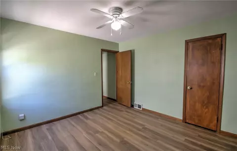 Bedroom - 427 E 274th St, Euclid, OH 44132 photo 2 of 5