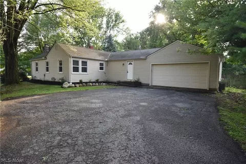 7316 Hopkins Rd, Mentor, OH 44060