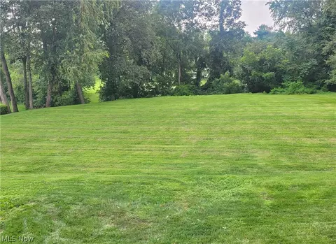 405 47th Pl, Vienna, WV 26105