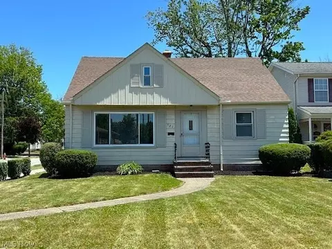 521 E 260 St, Euclid, OH 44132