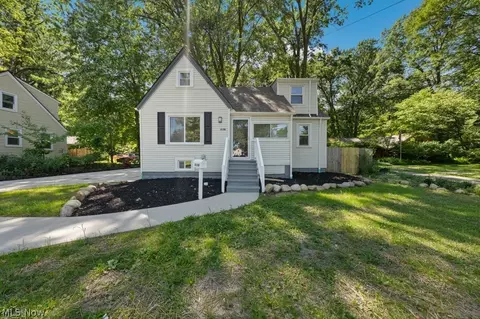 4150 Clague Rd, North Olmsted, OH 44070