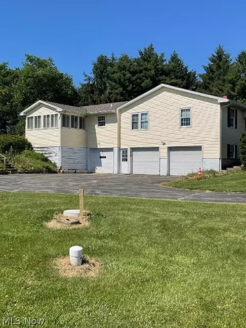 99 Mennonite Dr, North Lima, OH 44452