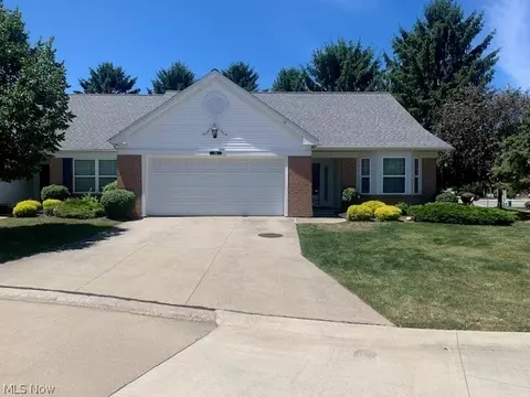 174 Marilyn Ln, Eastlake, OH 44095