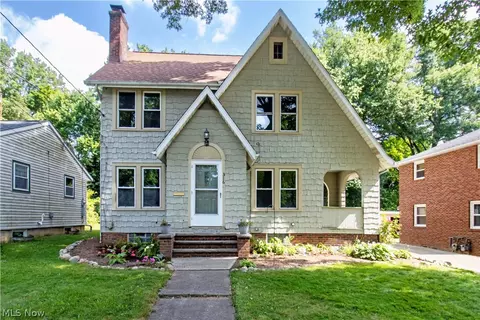 316 Elm Dr, Wooster, OH 44691