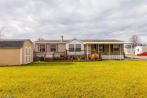 149 S Carolina Dr, Elyria, OH 44035