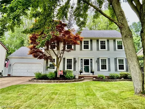 6882 Weatherby Dr, Mentor, OH 44060