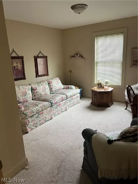 712 Parkview Dr, Dover, OH 44622 photo 4