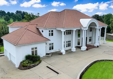 141 Hiddenwood Dr, Steubenville, OH 43952