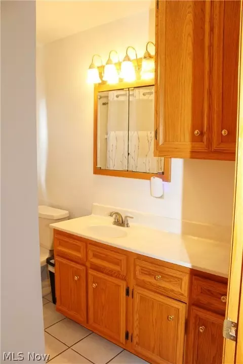 Bath - 857 5th St, Struthers, OH 44471 photo 1 of 3