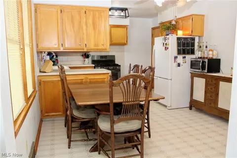 Kitchen - 857 5th St, Struthers, OH 44471 photo 4 of 5