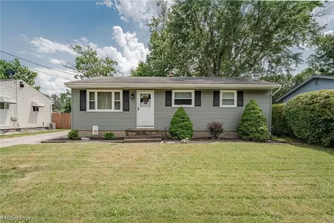 235 Lindsey Rd, Munroe Falls, OH 44262
