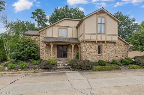 23261 Pheasant Ln, Westlake, OH 44145