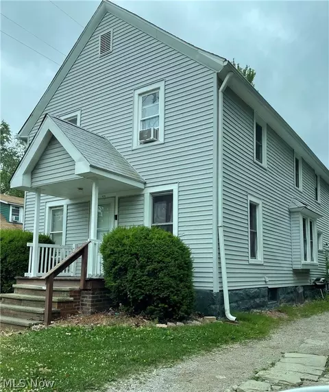 16716 Grovewood Ave, Cleveland, OH 44110
