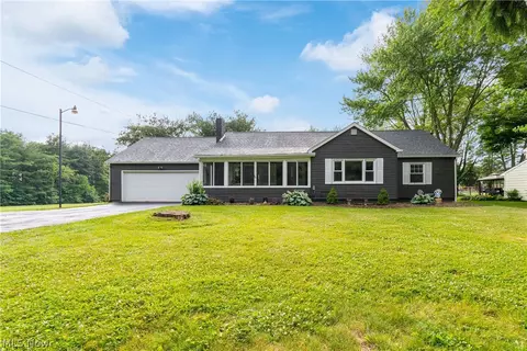 3649 Amherst Ave NW, Massillon, OH 44646