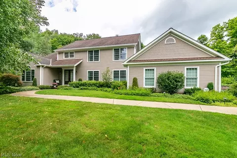 856 Hardwood Ct, Gates Mills, OH 44040
