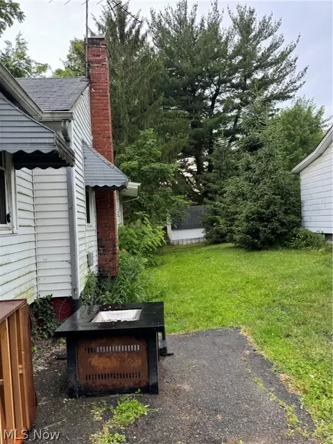 Exterior - 4034 Pardee Rd, Stow, OH 44224 photo 2 of 2